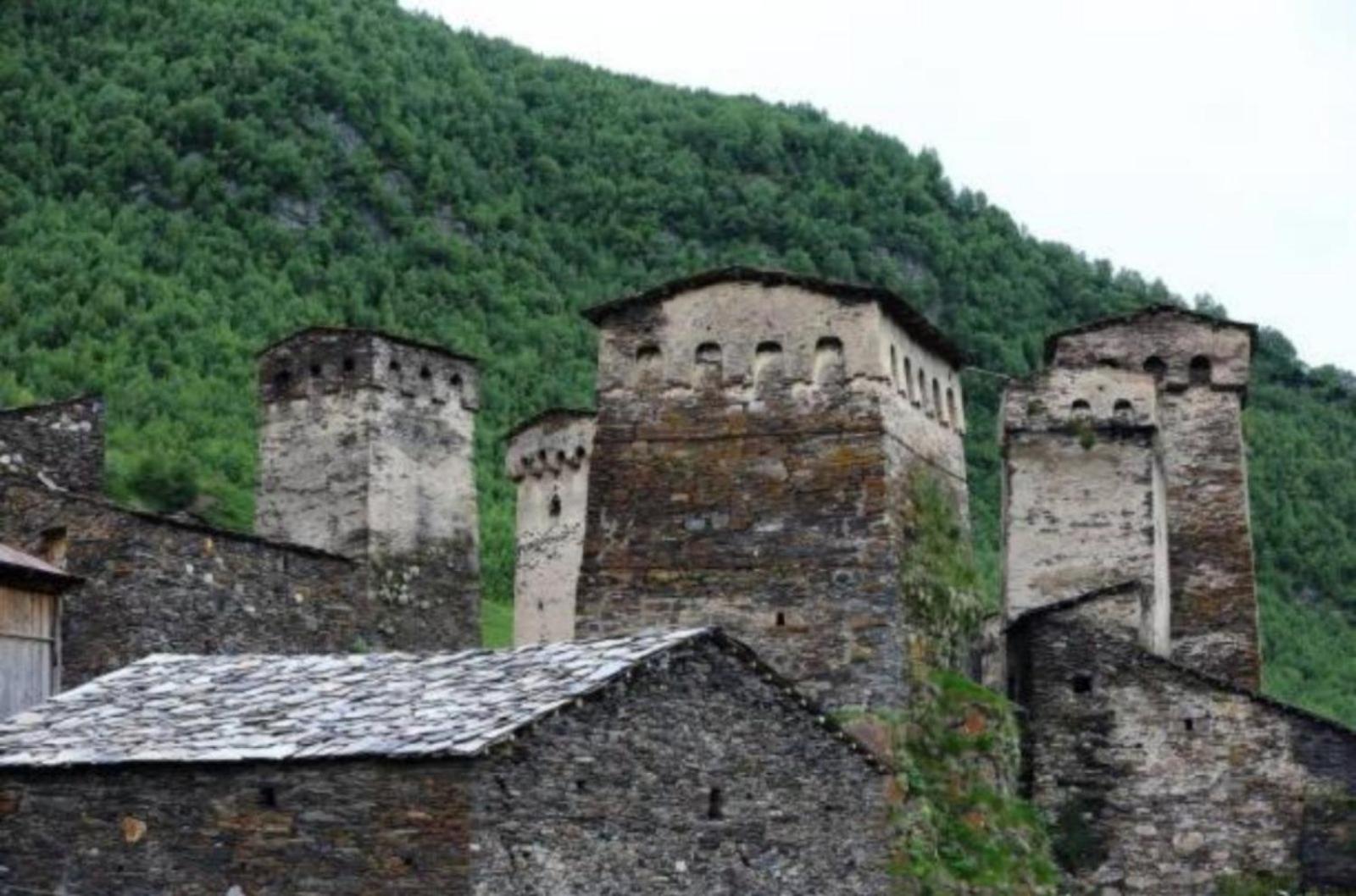 Guesthouse Luka Ushguli Buitenkant foto